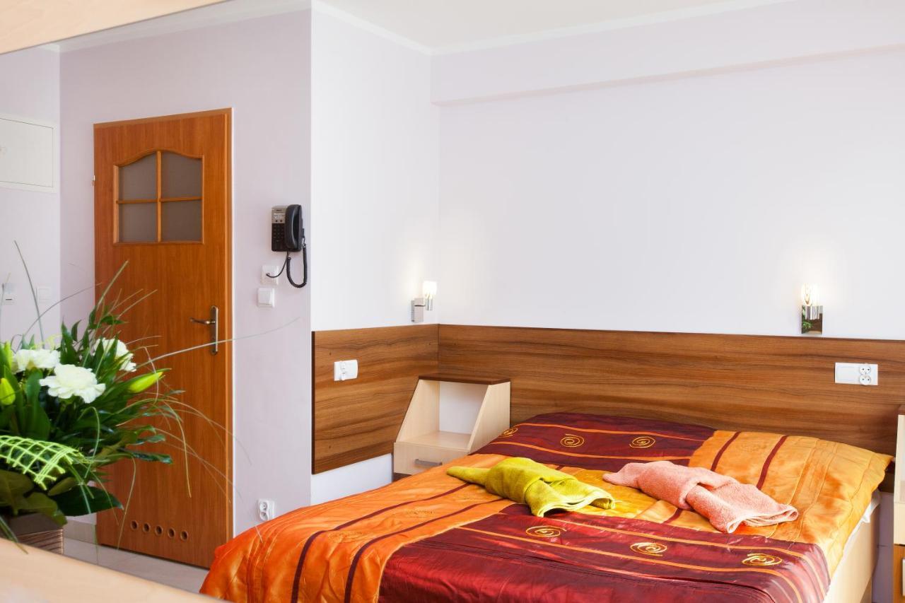 Sanatorium Zbyszko Hotel Busko-Zdrój Szoba fotó